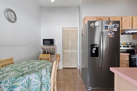 Купить виллу или дом в Хомстед, Флорида 4 спальни, 132.2м2, № 1954001 - фото 19