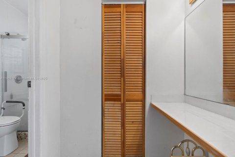 Купить виллу или дом в Хомстед, Флорида 4 спальни, 132.2м2, № 1954001 - фото 21