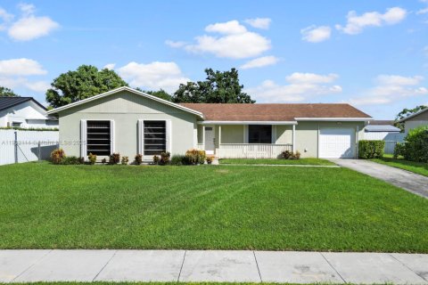 Купить виллу или дом в Хомстед, Флорида 4 спальни, 132.2м2, № 1954001 - фото 2