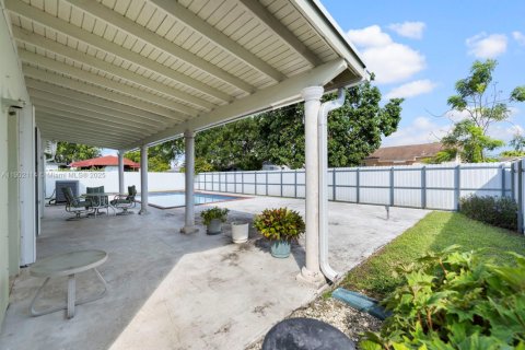 Купить виллу или дом в Хомстед, Флорида 4 спальни, 132.2м2, № 1954001 - фото 29