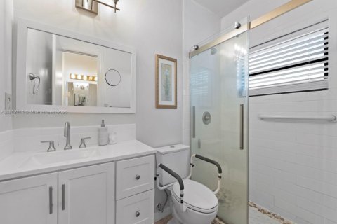 Купить виллу или дом в Хомстед, Флорида 4 спальни, 132.2м2, № 1954001 - фото 22