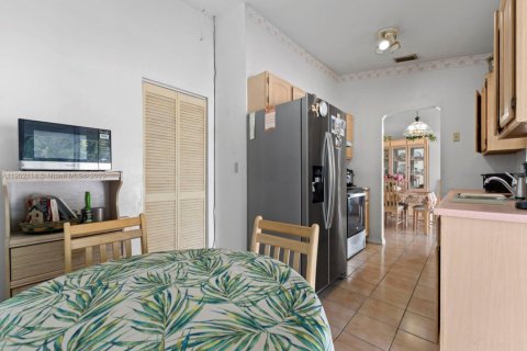 Купить виллу или дом в Хомстед, Флорида 4 спальни, 132.2м2, № 1954001 - фото 18