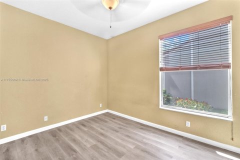 House in Royal Palm Beach, Florida 5 bedrooms, 361.76 sq.m. № 1860793 - photo 22