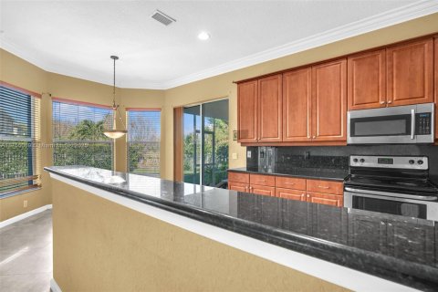 House in Royal Palm Beach, Florida 5 bedrooms, 361.76 sq.m. № 1860793 - photo 15