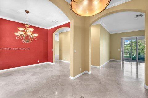 House in Royal Palm Beach, Florida 5 bedrooms, 361.76 sq.m. № 1860793 - photo 5