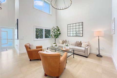 House in Miami, Florida 4 bedrooms, 233.18 sq.m. № 1830289 - photo 5