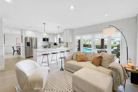 House in Miami, Florida 4 bedrooms, 233.18 sq.m. № 1830289 - photo 1