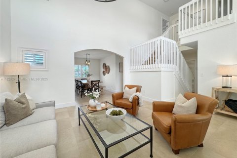 House in Miami, Florida 4 bedrooms, 233.18 sq.m. № 1830289 - photo 6