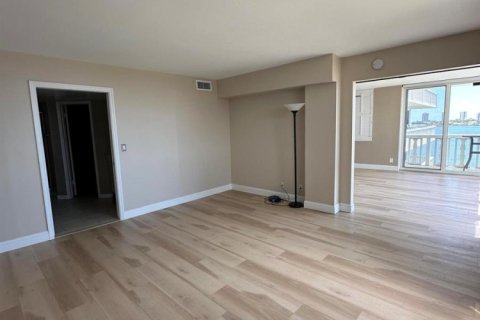 Condominio en alquiler en Lake Park, Florida, 2 dormitorios, 126.63 m2 № 2154630 - foto 9