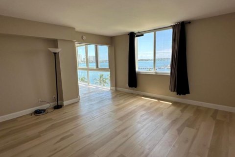 Condominio en alquiler en Lake Park, Florida, 2 dormitorios, 126.63 m2 № 2154630 - foto 11
