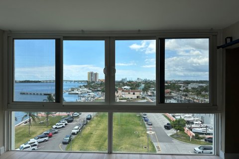 Condominio en alquiler en Lake Park, Florida, 2 dormitorios, 126.63 m2 № 2154630 - foto 5