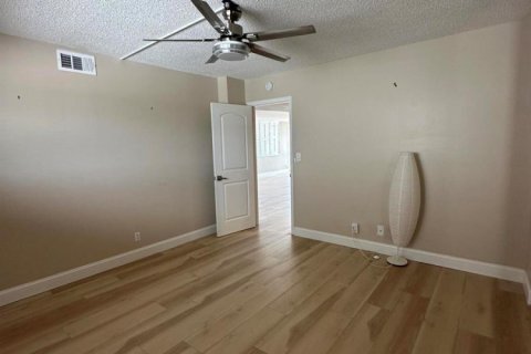 Condominio en alquiler en Lake Park, Florida, 2 dormitorios, 126.63 m2 № 2154630 - foto 18
