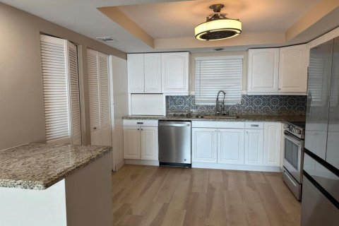 Condominio en alquiler en Lake Park, Florida, 2 dormitorios, 126.63 m2 № 2154630 - foto 8