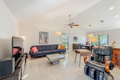 Villa ou maison à vendre à Pembroke Pines, Floride: 3 chambres, 167.69 m2 № 1970769 - photo 5