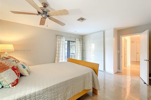 Villa ou maison à vendre à Pembroke Pines, Floride: 3 chambres, 167.69 m2 № 1970769 - photo 25