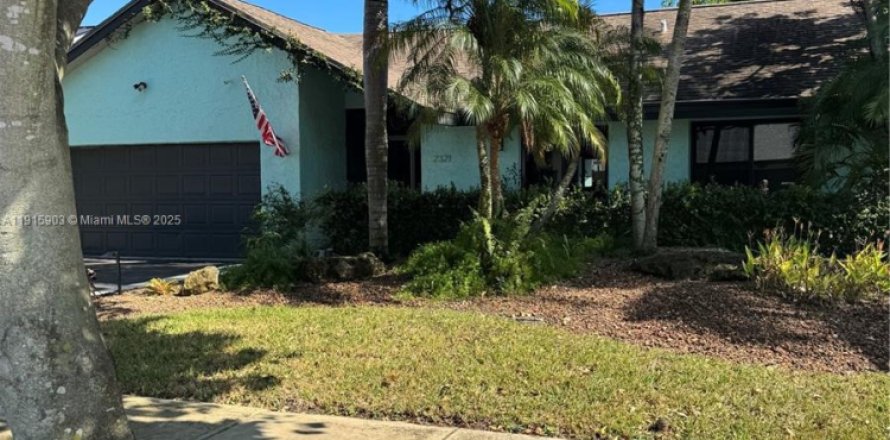 Villa ou maison à Pembroke Pines, Floride 3 chambres, 167.69 m2 № 1970769