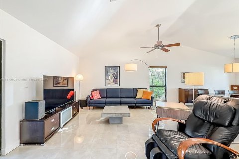 Villa ou maison à vendre à Pembroke Pines, Floride: 3 chambres, 167.69 m2 № 1970769 - photo 6