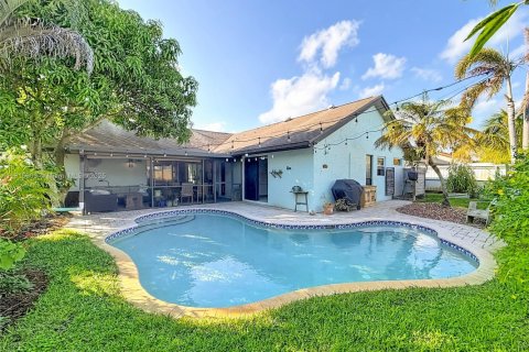 Villa ou maison à vendre à Pembroke Pines, Floride: 3 chambres, 167.69 m2 № 1970769 - photo 19