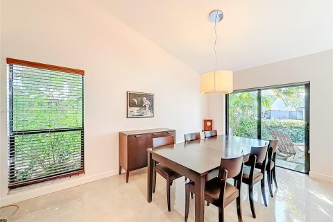 Villa ou maison à vendre à Pembroke Pines, Floride: 3 chambres, 167.69 m2 № 1970769 - photo 10