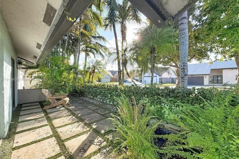 Villa ou maison à vendre à Pembroke Pines, Floride: 3 chambres, 167.69 m2 № 1970769 - photo 29