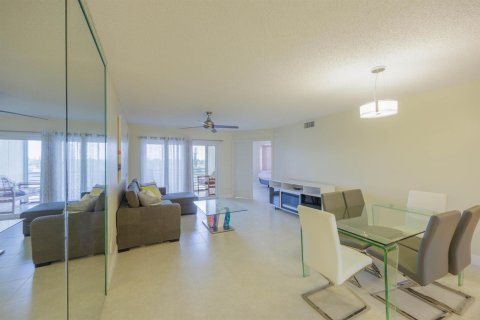 Condo in Sunrise, Florida, 2 bedrooms № 2082344 - photo 27