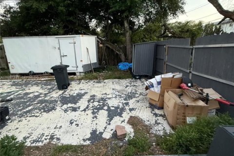 House in Miami, Florida 3 bedrooms, 144.56 sq.m. № 2060528 - photo 15