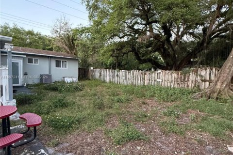 House in Miami, Florida 3 bedrooms, 144.56 sq.m. № 2060528 - photo 8