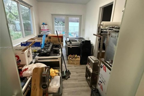 House in Miami, Florida 3 bedrooms, 144.56 sq.m. № 2060528 - photo 9