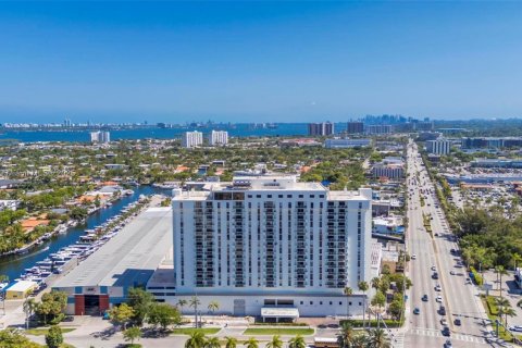 Commercial property in North Miami, Florida № 1857457 - photo 21