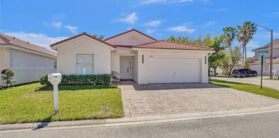 Casa en Hollywood, Florida 3 dormitorios, 153.1 m2 № 1862137