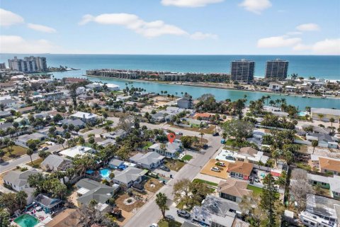 Villa ou maison à vendre à Saint Pete Beach, Floride: 3 chambres, 116.87 m2 № 2322896 - photo 28