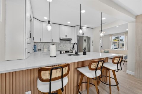 Villa ou maison à vendre à Saint Pete Beach, Floride: 3 chambres, 116.87 m2 № 2322896 - photo 7