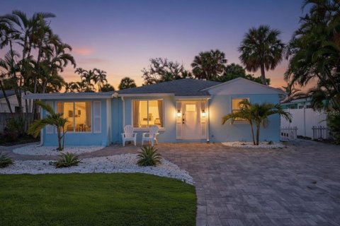 Villa ou maison à vendre à Saint Pete Beach, Floride: 3 chambres, 116.87 m2 № 2322896 - photo 8
