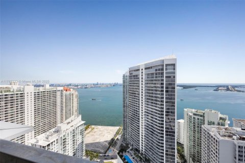 Condo in Miami, Florida, 1 bedroom  № 1692261 - photo 1