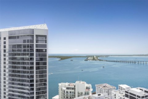 Condo in Miami, Florida, 1 bedroom  № 1692261 - photo 2