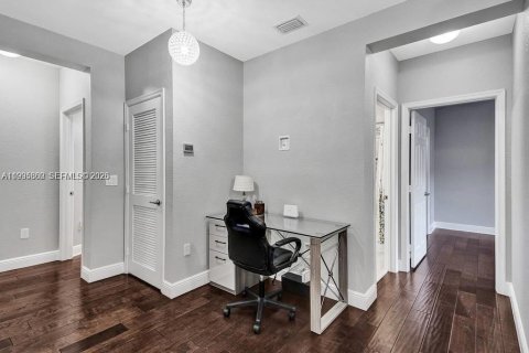 Townhouse in Coconut Creek, Florida 3 bedrooms, 179.77 sq.m. № 2060744 - photo 28