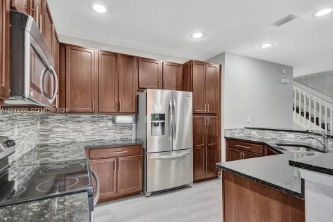 Adosado en Coconut Creek, Florida 3 dormitorios, 179.77 m2 № 2060744