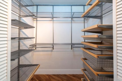Copropriété à vendre à Miami, Floride: 2 chambres, 95.22 m2 № 1950174 - photo 27