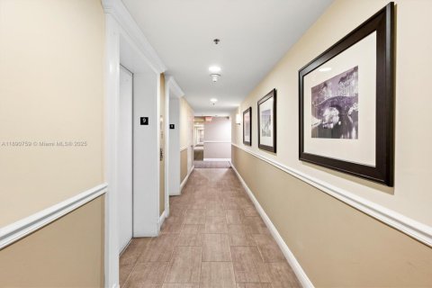 Copropriété à vendre à Miami, Floride: 2 chambres, 95.22 m2 № 1950174 - photo 2