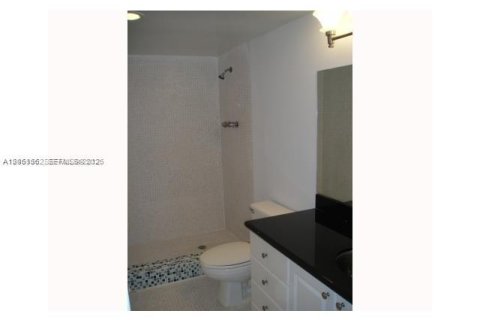 Condo in Sunny Isles Beach, Florida, 2 bedrooms № 2193742 - photo 14