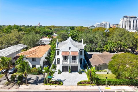 Townhouse in Coral Gables, Florida 6 bedrooms, 275.18 sq.m. № 2047314 - photo 7