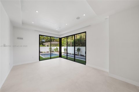 Townhouse in Coral Gables, Florida 6 bedrooms, 275.18 sq.m. № 2047314 - photo 29