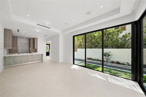 Townhouse in Coral Gables, Florida 6 bedrooms, 275.18 sq.m. № 2047314 - photo 21