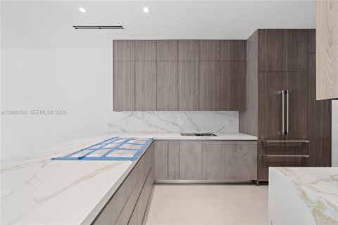 Townhouse in Coral Gables, Florida 6 bedrooms, 275.18 sq.m. № 2047314 - photo 14