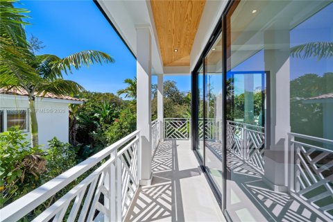 Townhouse in Coral Gables, Florida 6 bedrooms, 275.18 sq.m. № 2047314 - photo 24