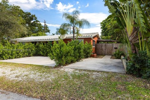 Villa ou maison à louer à Fort Lauderdale, Floride: 1 chambre, 27.87 m2 № 1768300 - photo 18