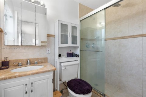 Condominio en venta en Pompano Beach, Florida, 2 dormitorios, 82.68 m2 № 1935874 - foto 11