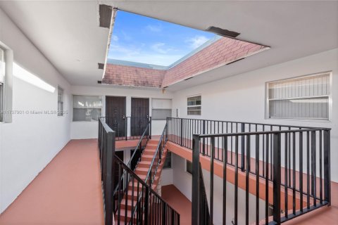 Copropriété à vendre à Pompano Beach, Floride: 2 chambres, 82.68 m2 № 1935874 - photo 3