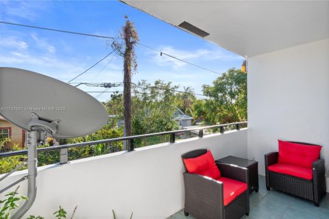 Condominio en venta en Pompano Beach, Florida, 2 dormitorios, 82.68 m2 № 1935874 - foto 15