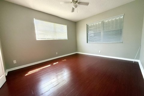 Condo in West Palm Beach, Florida, 2 bedrooms  № 2242321 - photo 25
